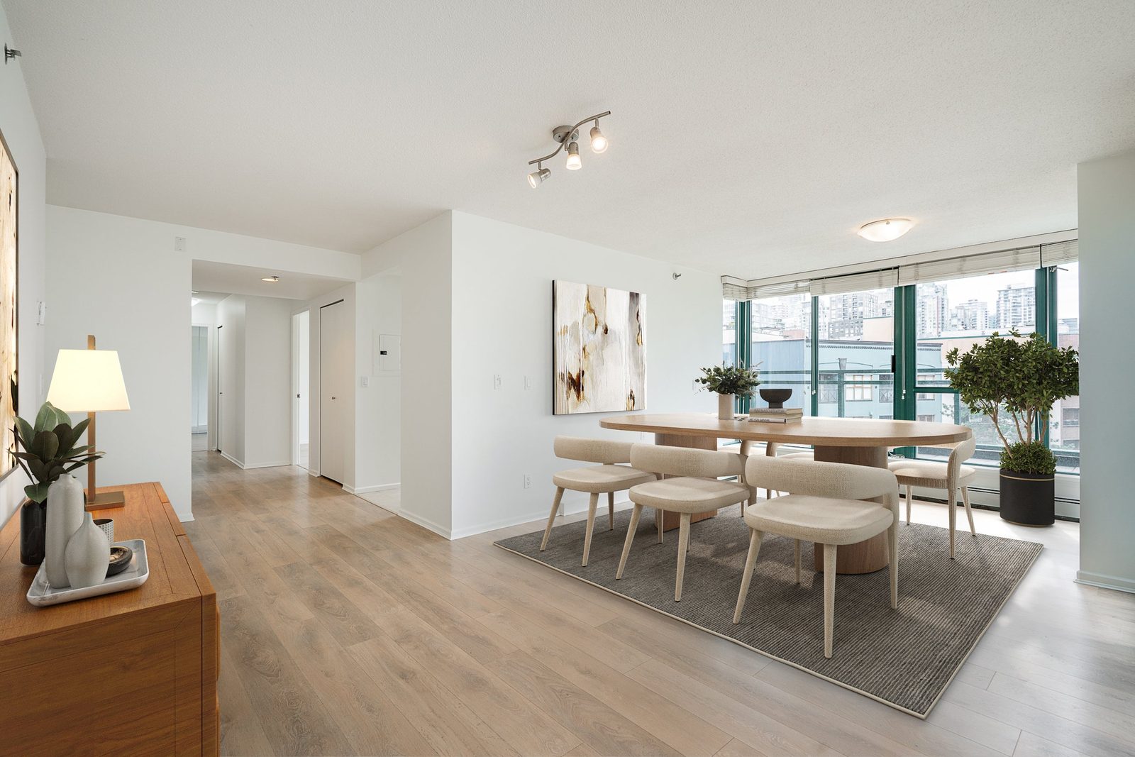 A dining room staged by Bella Virtual