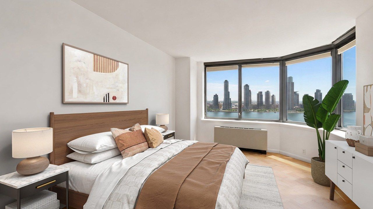 The same room staged by Bella Virtual